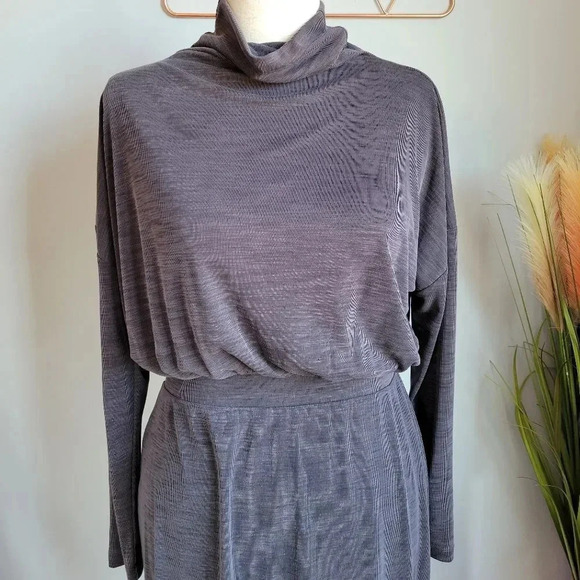 Rachel Zoe, Grey Turtleneck Blouson Long Sleeve Jersey Midi Dress, Size Large - Picture 2 of 9
